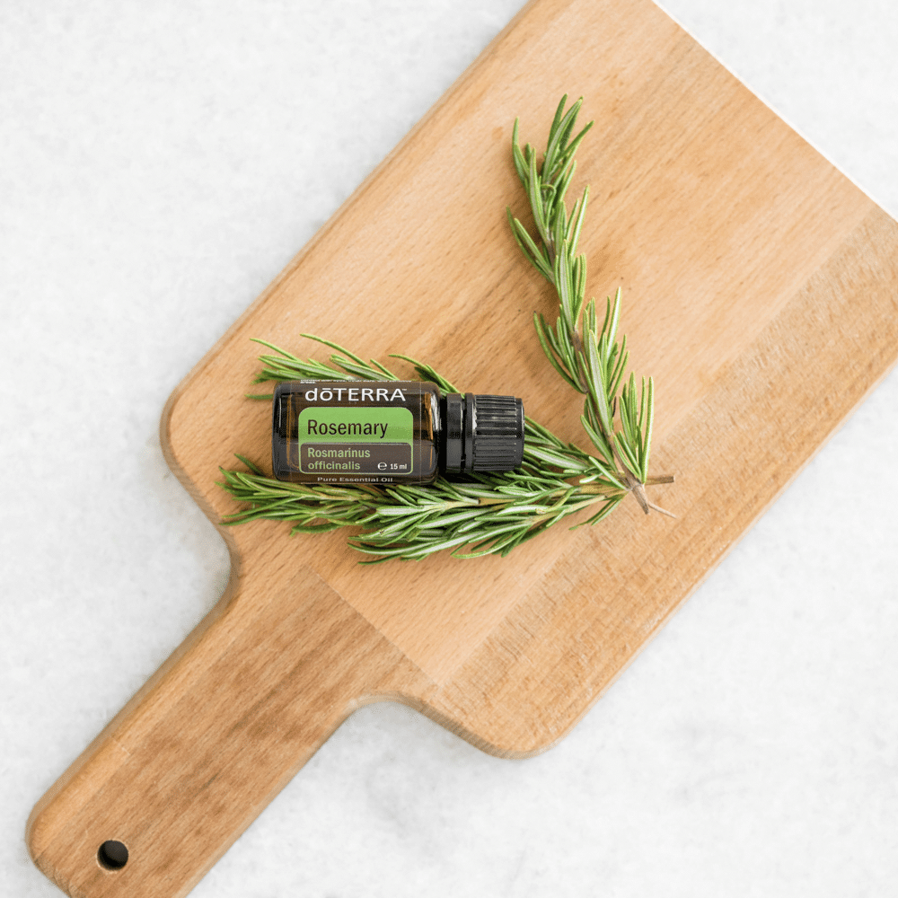 Waarom doTERRA Rosemary – Focus en vitaliteit? Rosemary is verhelderend en activerend en staat al eeuwenlang bekend als kruid voor focus en geheugen.
